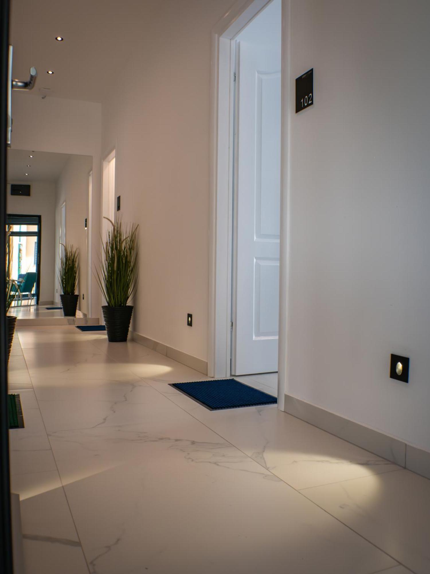 Sunny Corner Apartments Високо Экстерьер фото