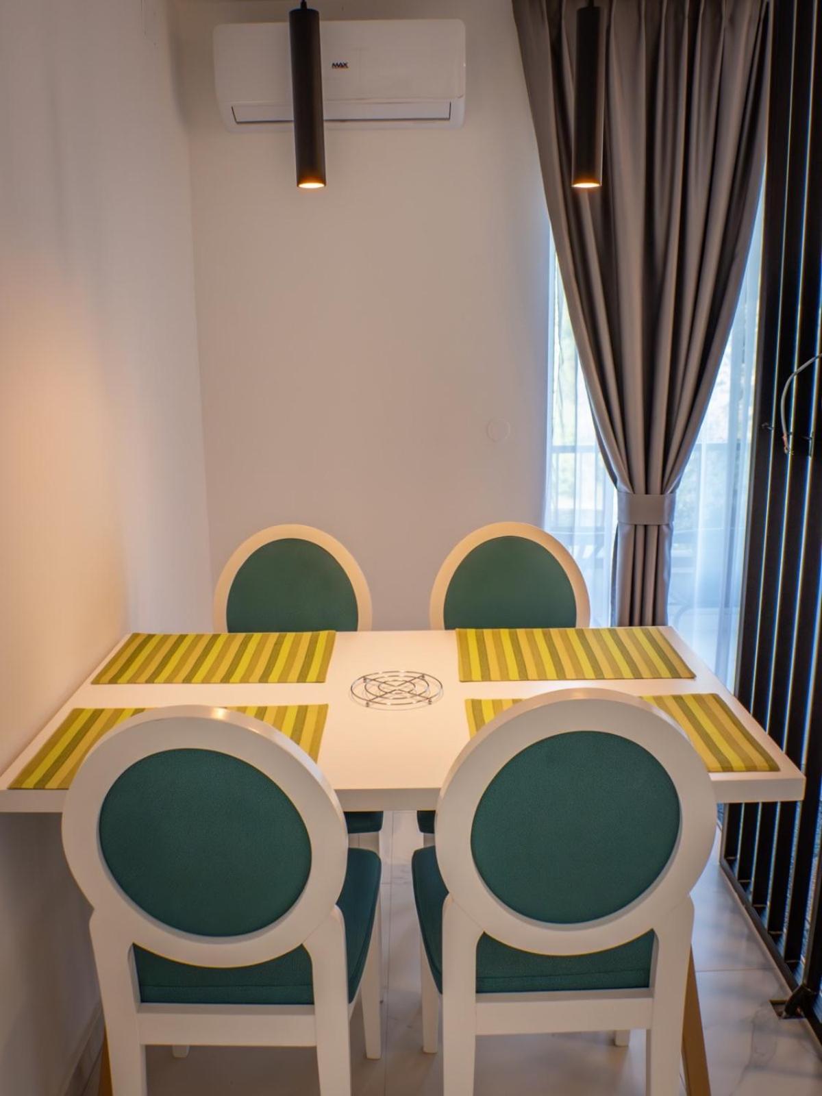 Sunny Corner Apartments Високо Экстерьер фото